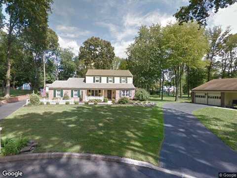 Nicole, HATBORO, PA 19040