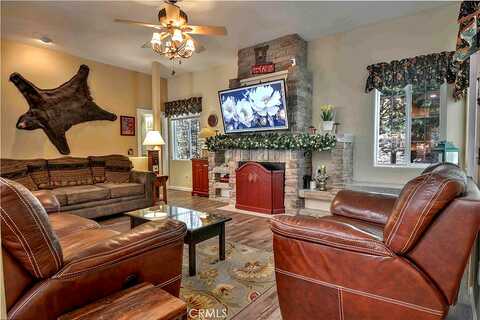 Inspiration Dr, Lake Arrowhead, CA 92352