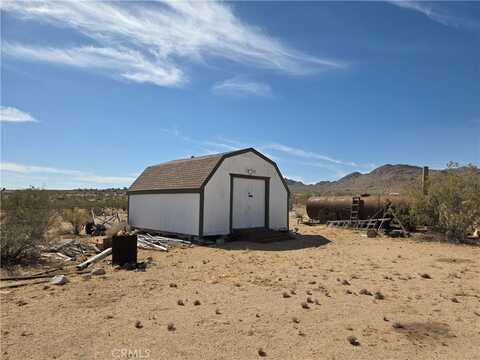 Larrea Rd, Landers, CA 92285