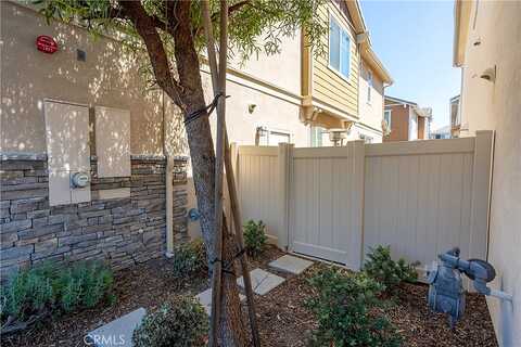 S Mandarin Ln, Rialto, CA 92376
