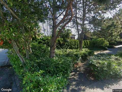 31St, CLYDE HILL, WA 98004
