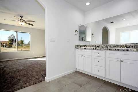 Valencia St, Hesperia, CA 92345