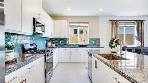Crabtree Mdws, Hesperia, CA 92345