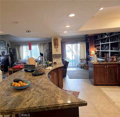 Via La Plaza, Murrieta, CA 92563