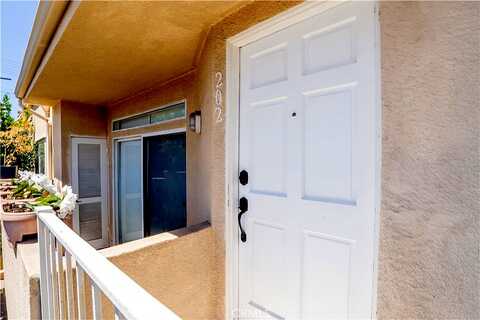 Oxnard Street, Van Nuys, CA 91401