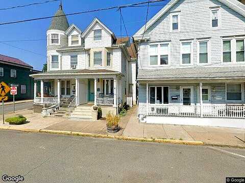 Market, MILLERSBURG, PA 17061