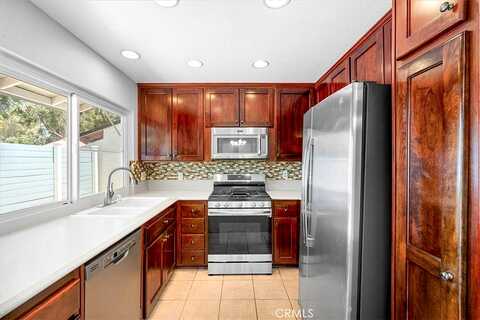 E Horseshoe Ln, Anaheim, CA 92807