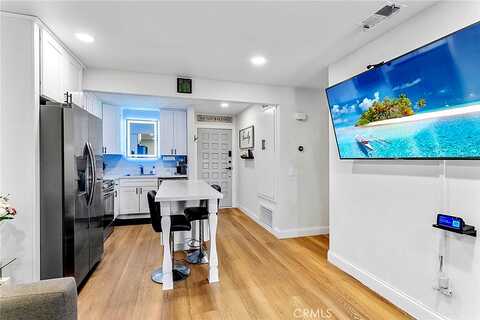 Via Las Flores, Murrieta, CA 92563