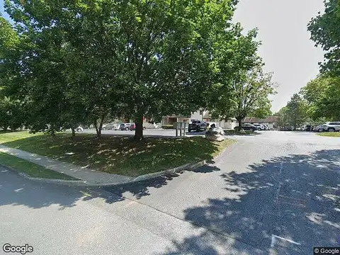 Geneva Dr, Mechanicsburg, PA 17055