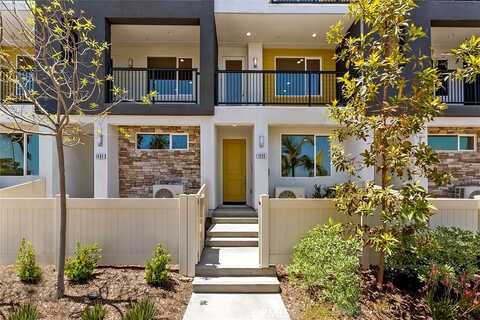 W Broadway Ln, Anaheim, CA 92801