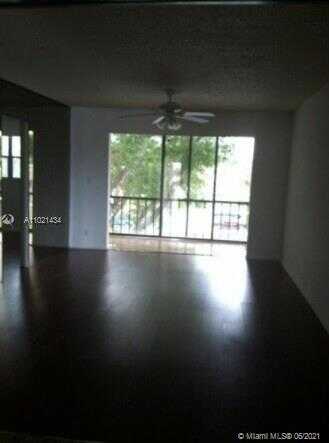 N Colony Cir N, Tamarac, FL 33321
