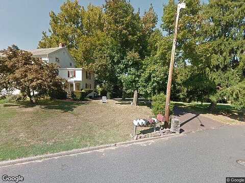 E 1St Ave, TRAPPE, PA 19426