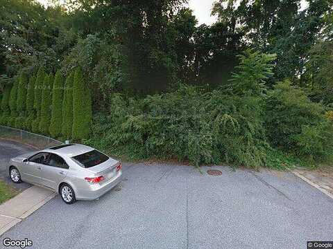 Talucci Dr, Downingtown, PA 19335