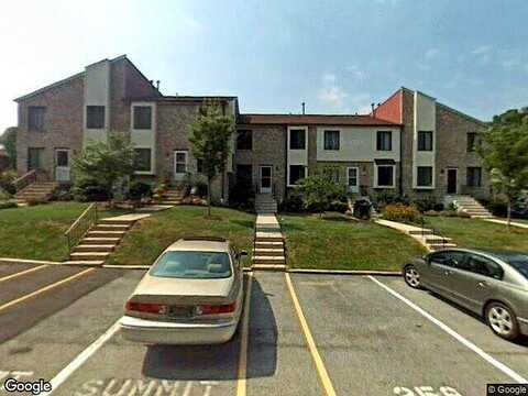 Hilltop Dr, Brookhaven, PA 19015