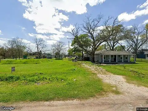 Guyler St, Wallis, TX 77485