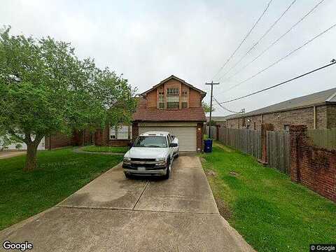 Zilker Ln, Texas City, TX 77591