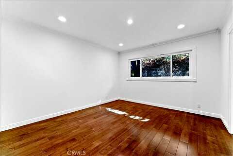 Regal Oak, ENCINO, CA 91436