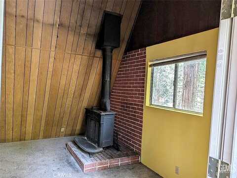 Pine, WOFFORD HEIGHTS, CA 93285