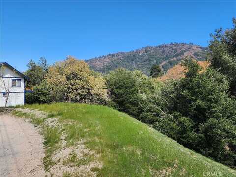Davos, CRESTLINE, CA 92325