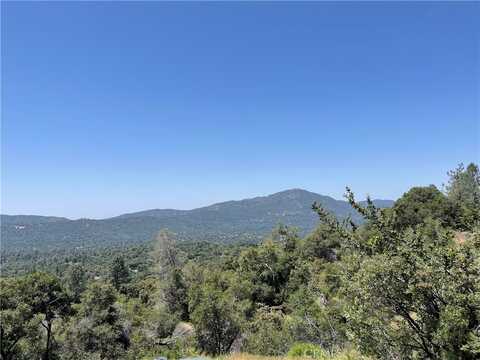 Suncrest Dr, Oakhurst, CA 93644