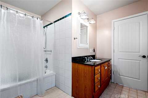 Sugarwood, HIDDEN VALLEY LAKE, CA 95467