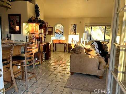 Delle, CRESTLINE, CA 92325