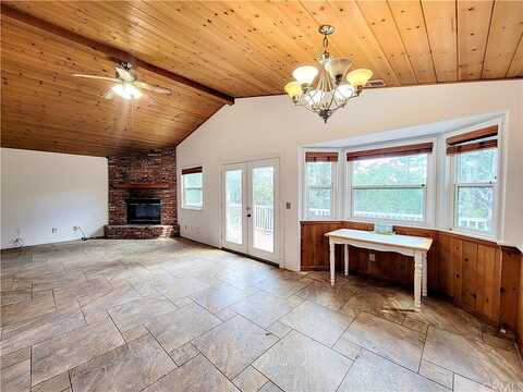 Wylerhorn, CRESTLINE, CA 92325