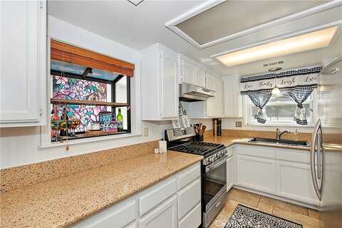 Wylerhorn, CRESTLINE, CA 92325