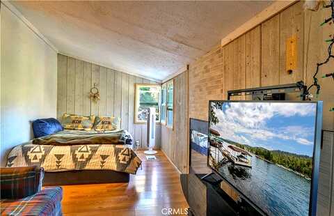 Virginia, LAKE ARROWHEAD, CA 92352