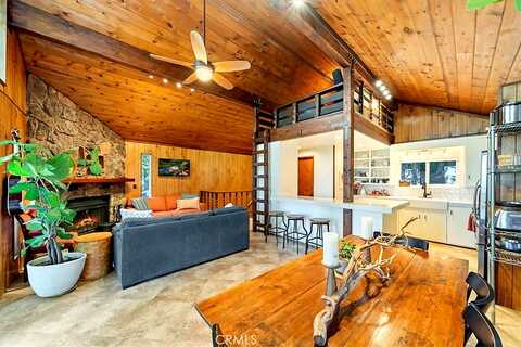 Altdorf, CRESTLINE, CA 92325