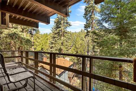 Larchmont, LAKE ARROWHEAD, CA 92352