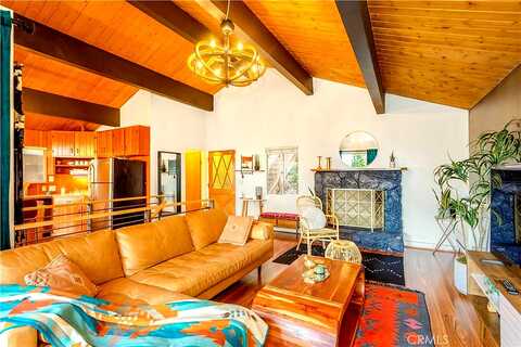 Victoria, LAKE ARROWHEAD, CA 92352