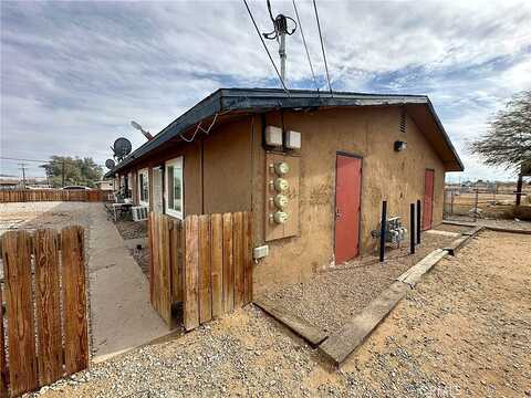 White, ADELANTO, CA 92301