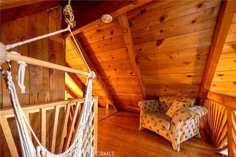 Pine, SUGARLOAF, CA 92386