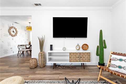 Bonanza, YUCCA VALLEY, CA 92284
