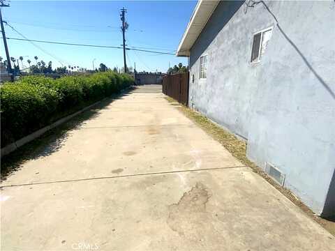 23Rd, SAN BERNARDINO, CA 92405