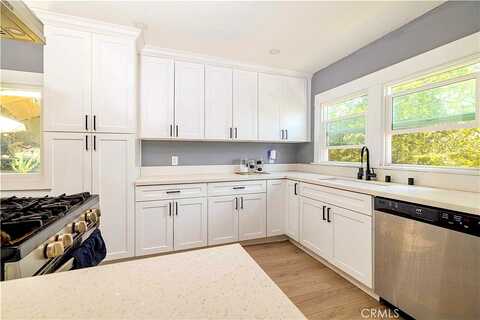 Vista, LOS ANGELES, CA 90042