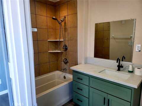 Avenue Q4, PALMDALE, CA 93591