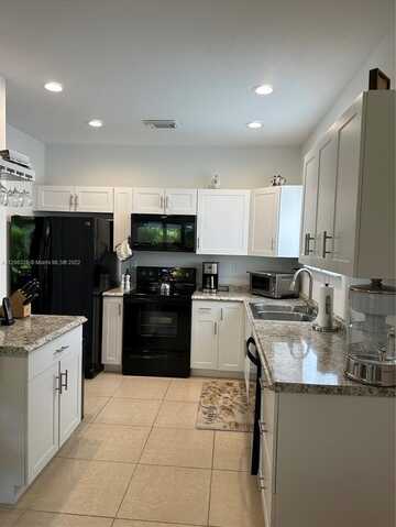 35Th, HOMESTEAD, FL 33033