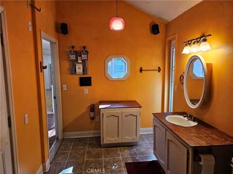 Pine, CLEARLAKE, CA 95422