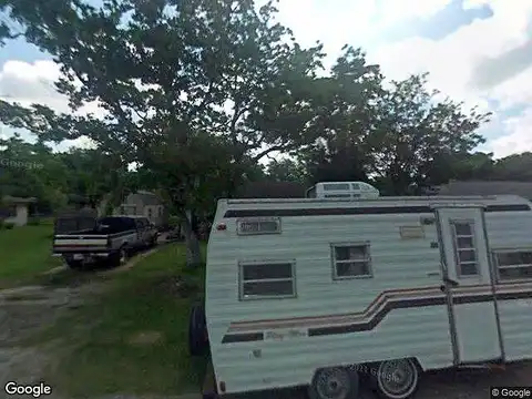 Avenue F, BRAZORIA, TX 77422