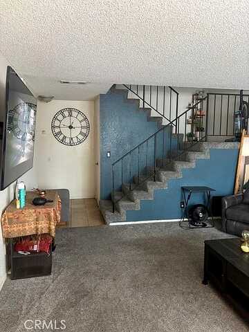 48Th, SAN BERNARDINO, CA 92407