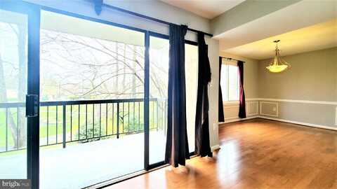 Kings Crown Court, Fairfax, VA 22031