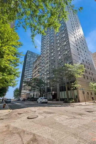 253 E. Delaware Place, Chicago, IL 60611