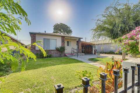 9801 Houston Avenue, Lamont, CA 93241