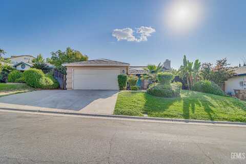 5912 Cliffwood Way, Bakersfield, CA 93306