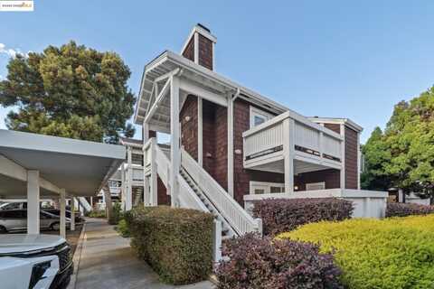 135 Marina Lakes Dr, Richmond, CA 94804