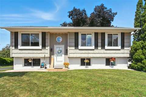 3700 Fir Tree Drive NE, Cedar Rapids, IA 52402