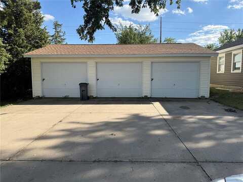 1332 Wilson Avenue SW, Cedar Rapids, IA 52404