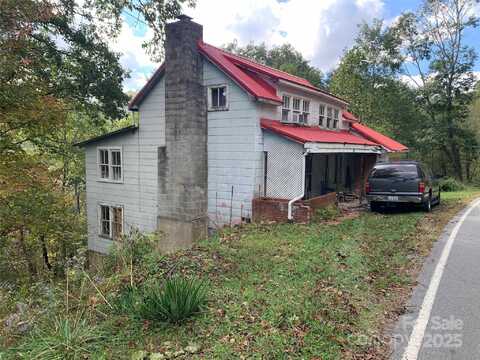 37 S US 19E Highway, Newland, NC 28657